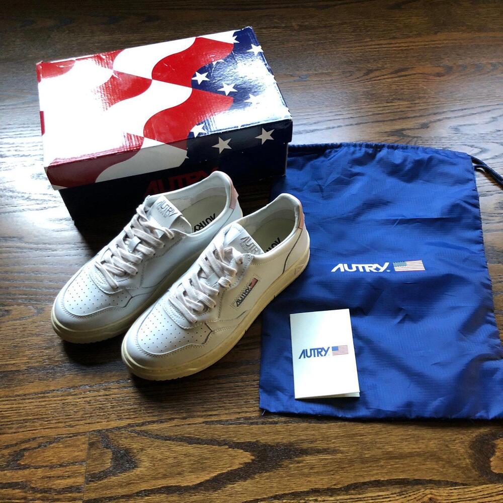 NEW $240 Women’s MEDALIST LOW SNEAKERS IN WHITE AND PINK LEATHER - US 10/Euro 40